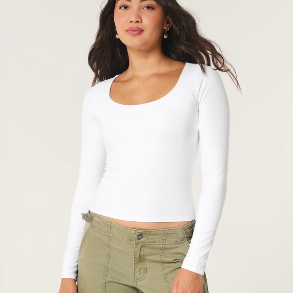 Women's New Hollister Light Purple Long Sleeve Top Size Medium Scoop Neck